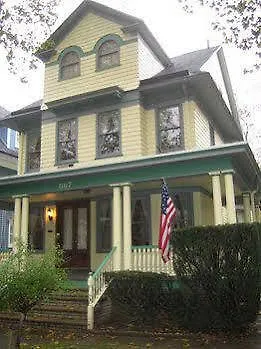 Loralei Bed And Breakfast New York